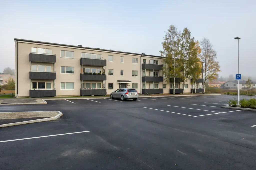markarbete f r ny parkeringsyta vid bostadsomr de i bergsj n